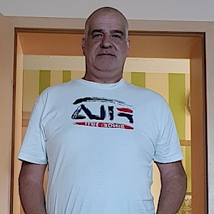 SuchedevAOBipaarFrau