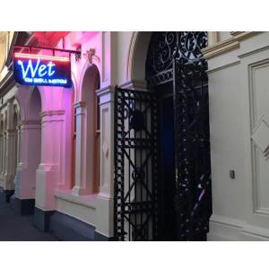 Wet On Wellington