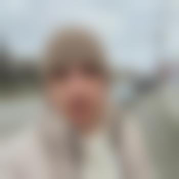 GeorgeWithMagicHands