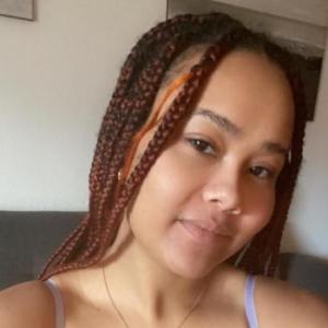 Chloe_kuff
