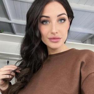 Julia-9758
