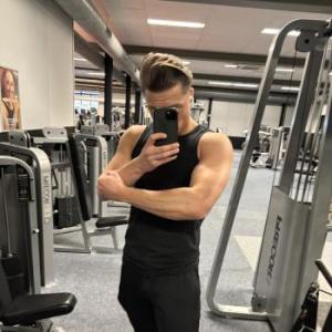 Tom-8723