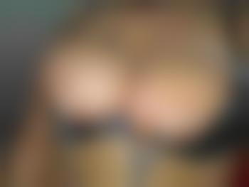 devotes_blondie